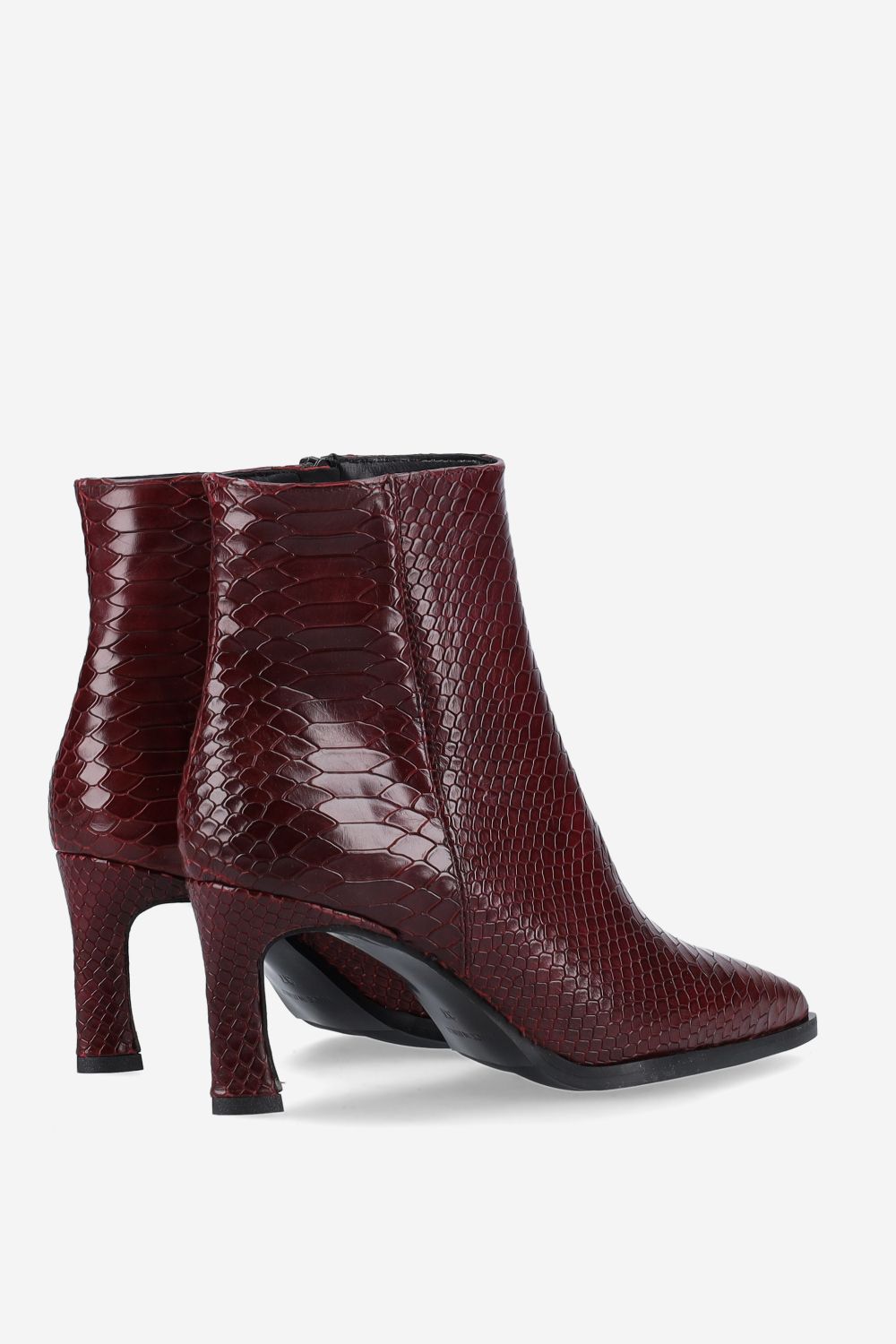 Zipped leather ankle boots