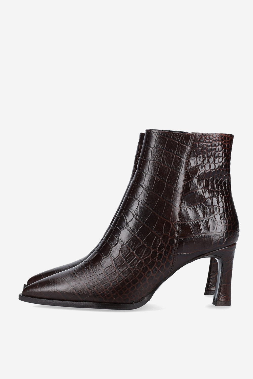 Zipped leather ankle boots