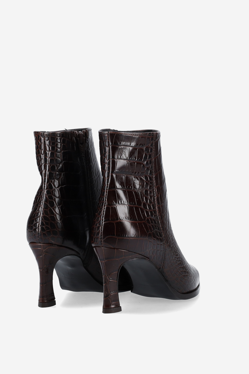 Zipped leather ankle boots