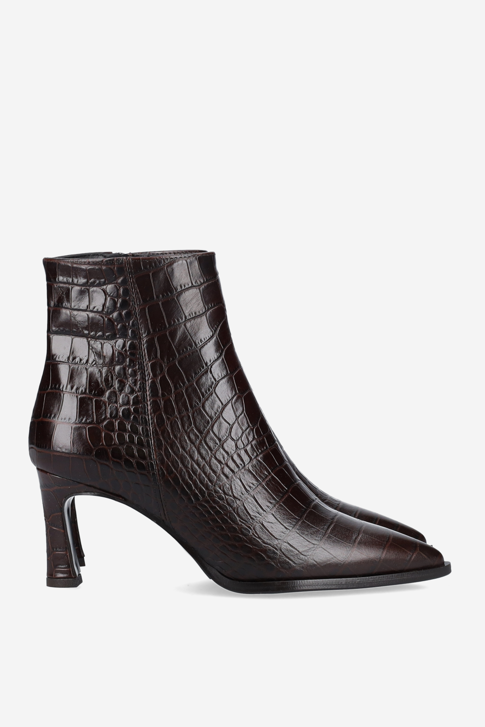 Zipped leather ankle boots