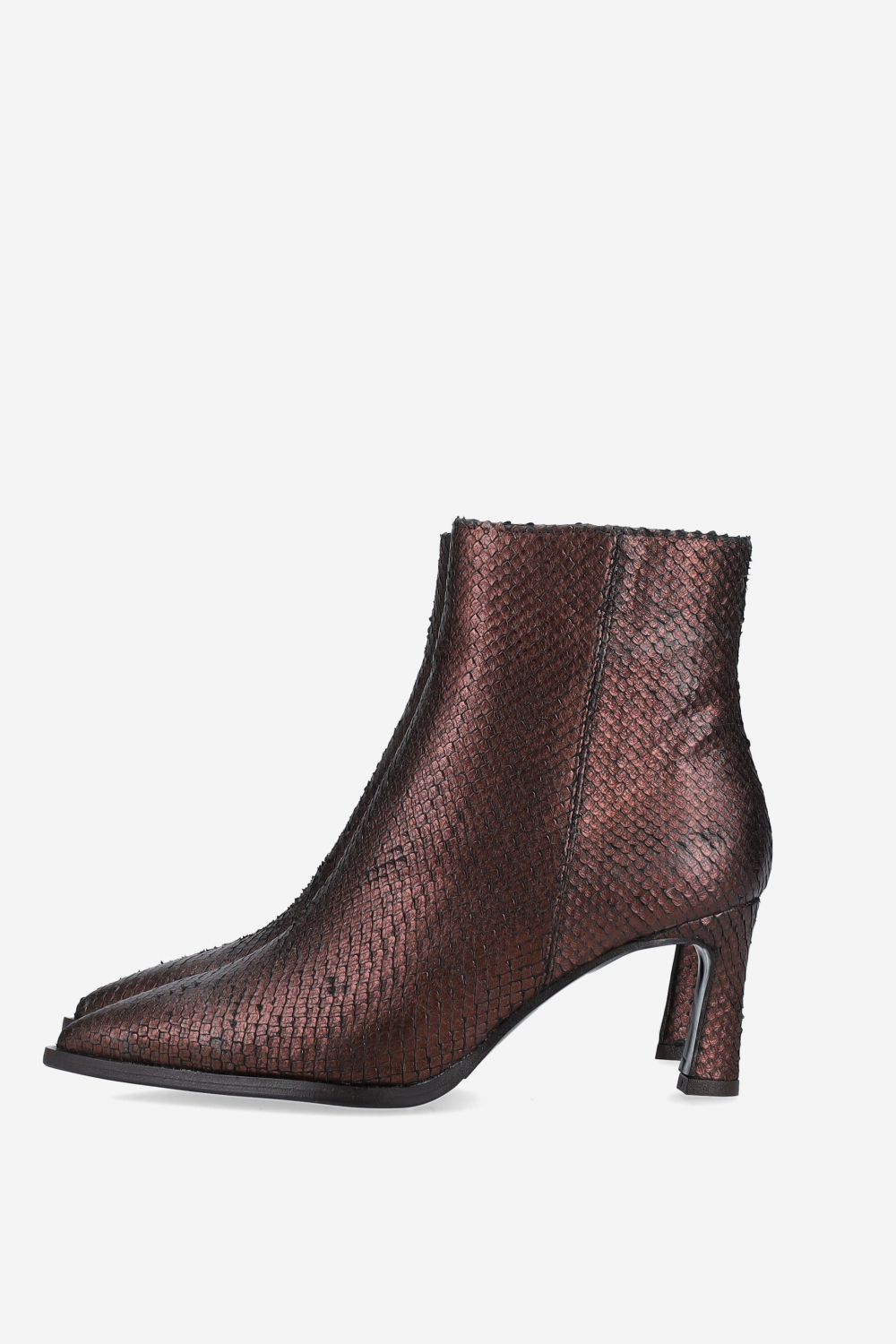 Zipped leather ankle boots