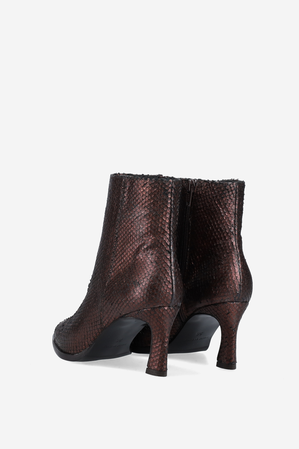 Zipped leather ankle boots