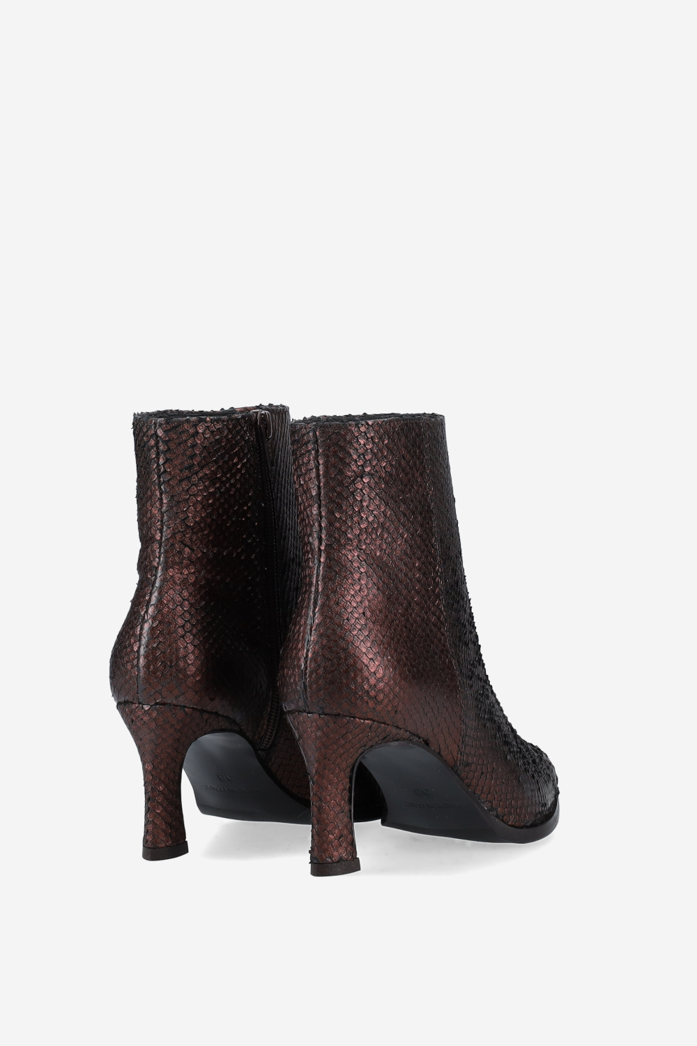 Zipped leather ankle boots