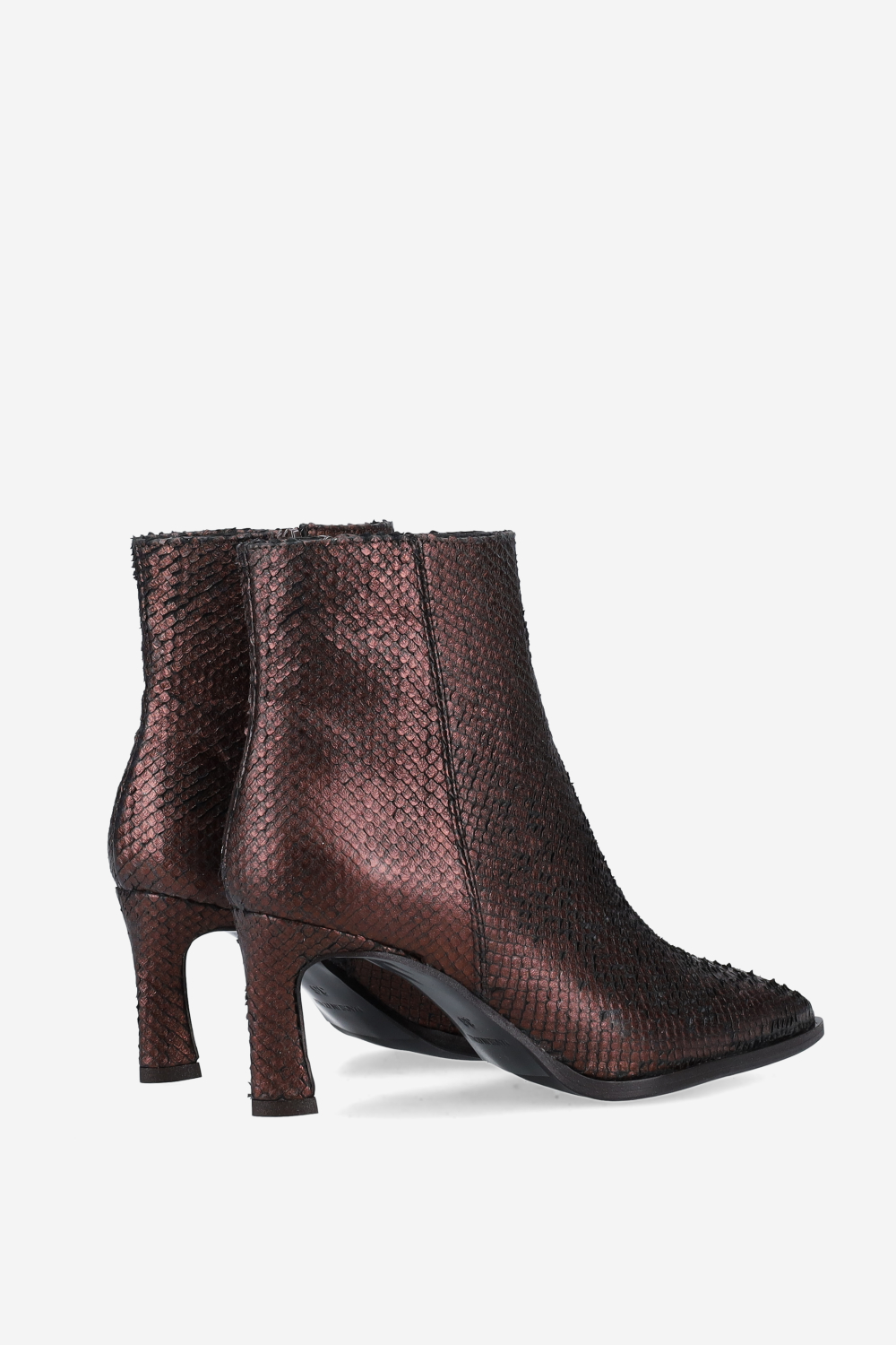 Zipped leather ankle boots