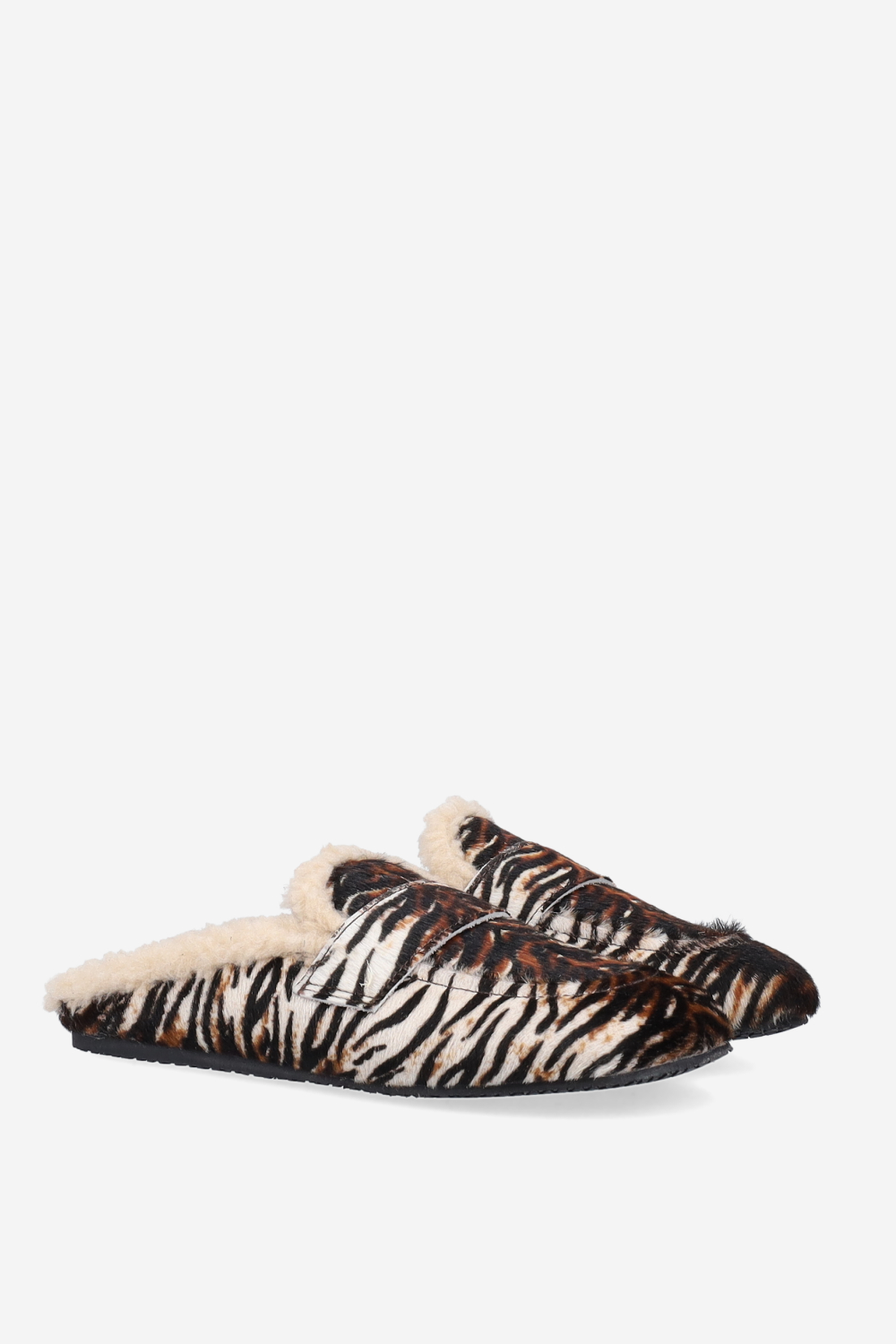 Animal print hairy mules