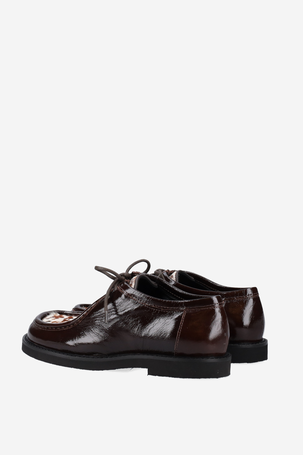 Patent leather lace-up shoes