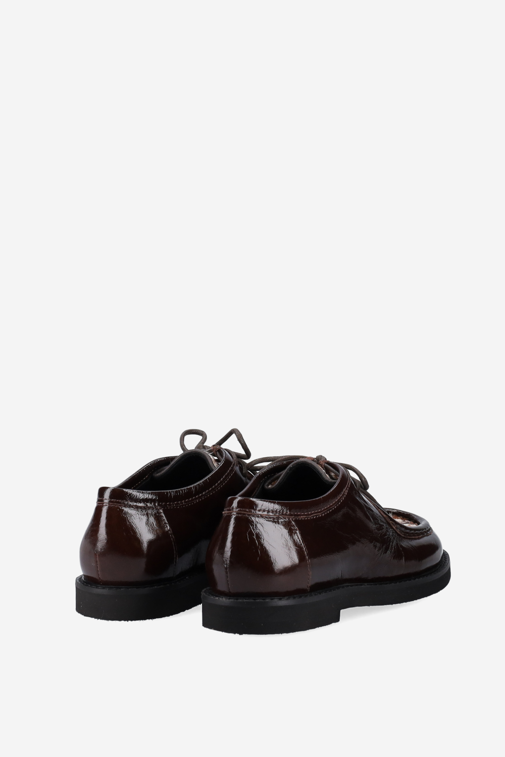 Patent leather lace-up shoes
