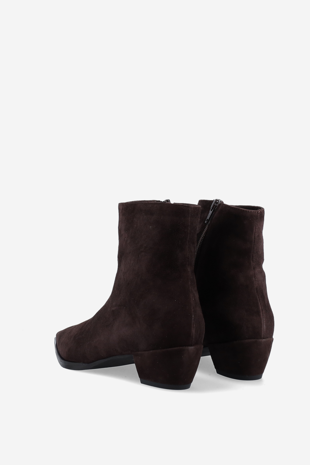 Pointed-toe suede ankle boots