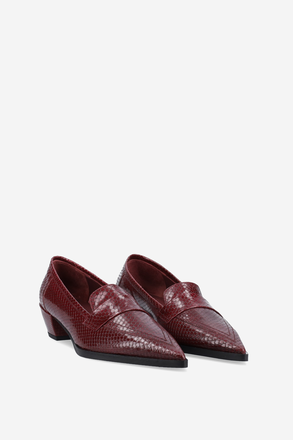 Pointed-toe croco leather heels