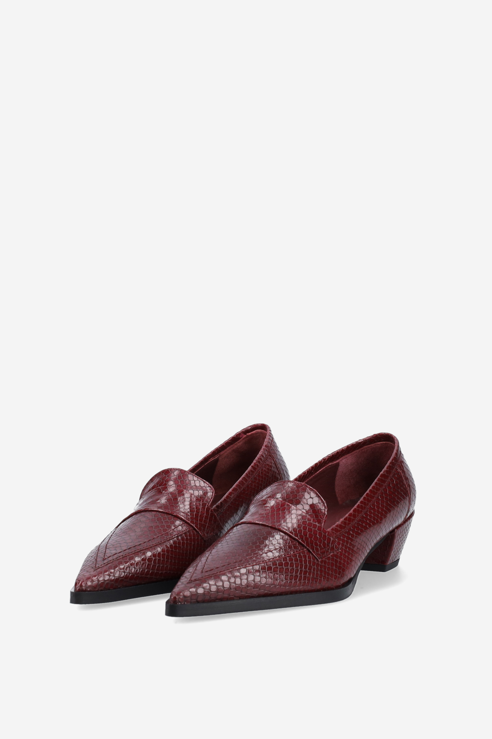 Pointed-toe croco leather heels