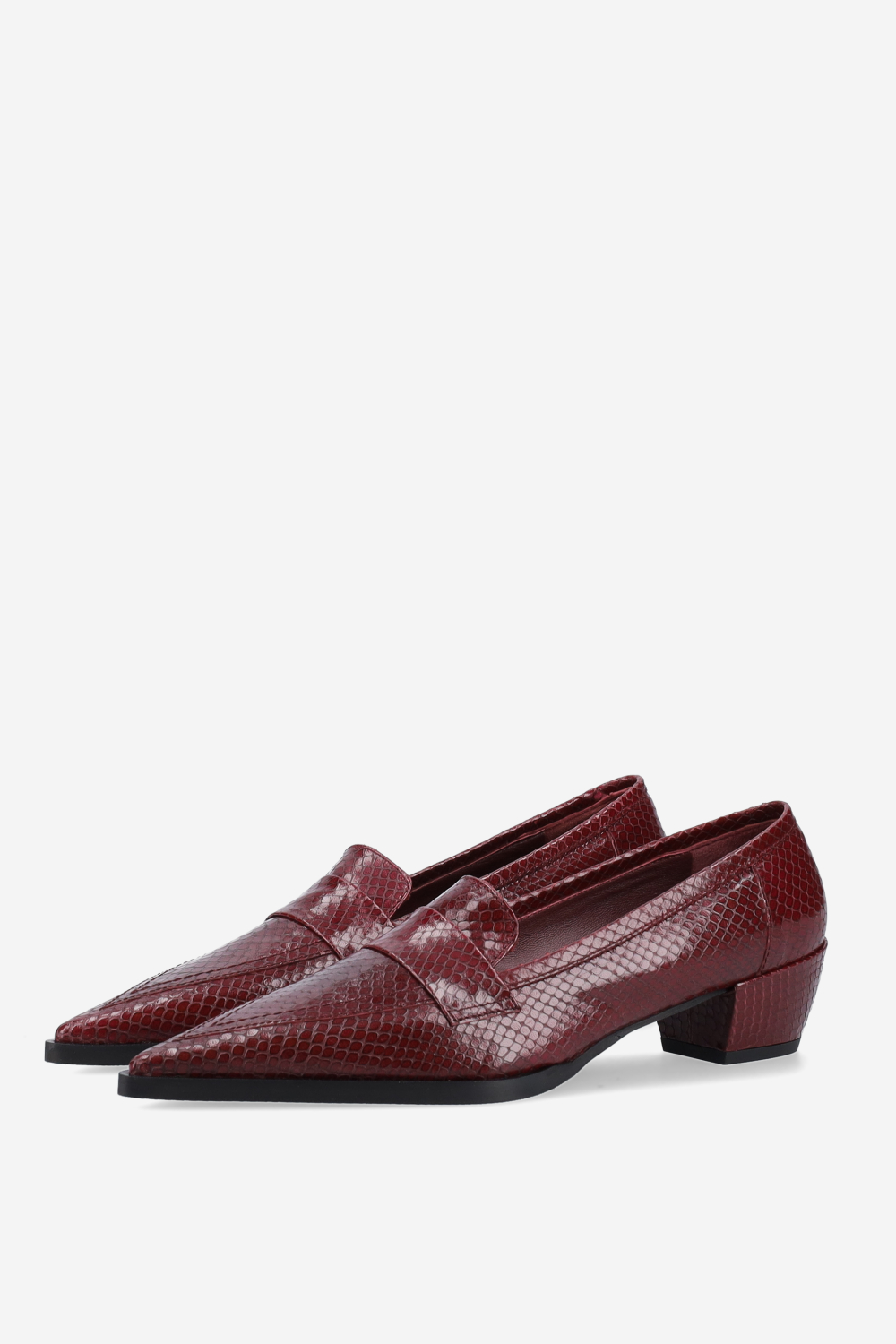 Pointed-toe croco leather heels