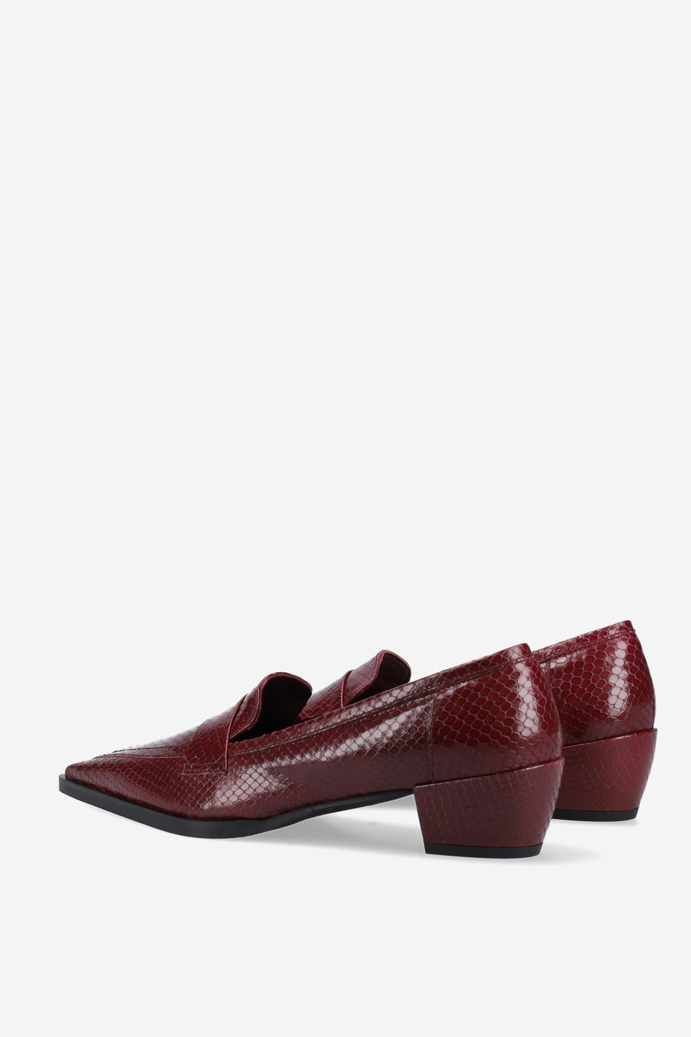 Pointed-toe croco leather heels