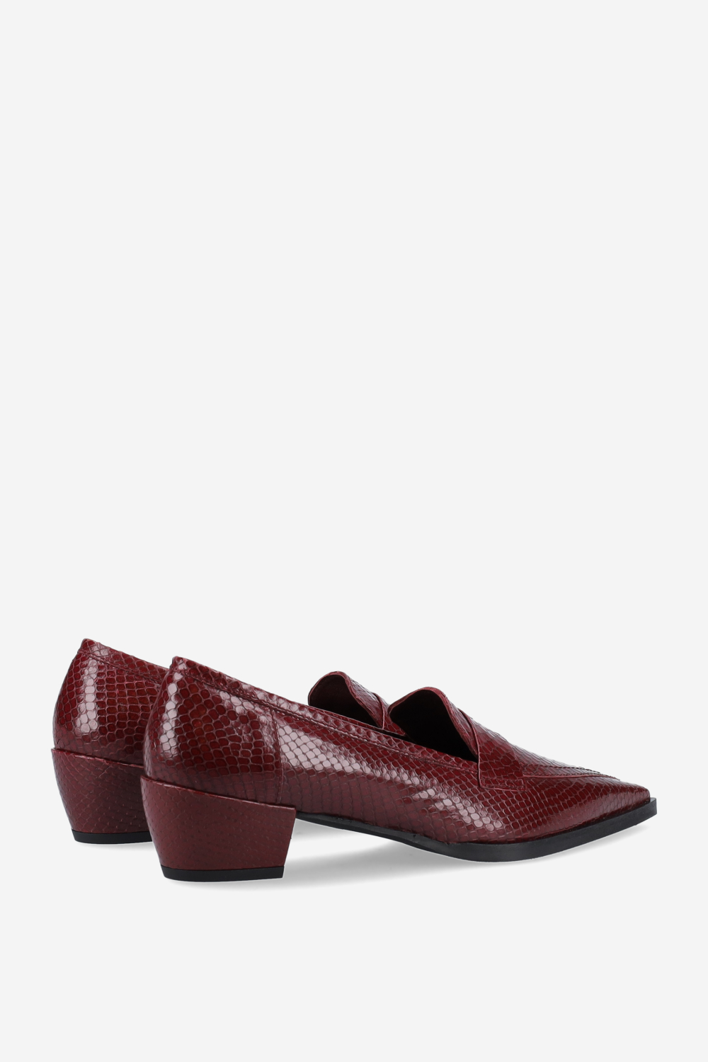 Pointed-toe croco leather heels