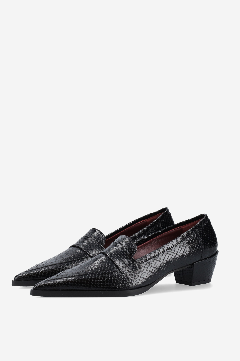 Pointed-toe croco leather heels
