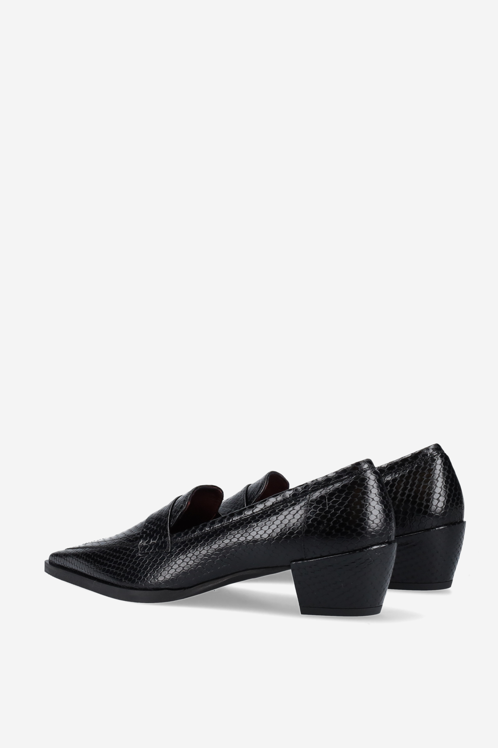 Pointed-toe croco leather heels