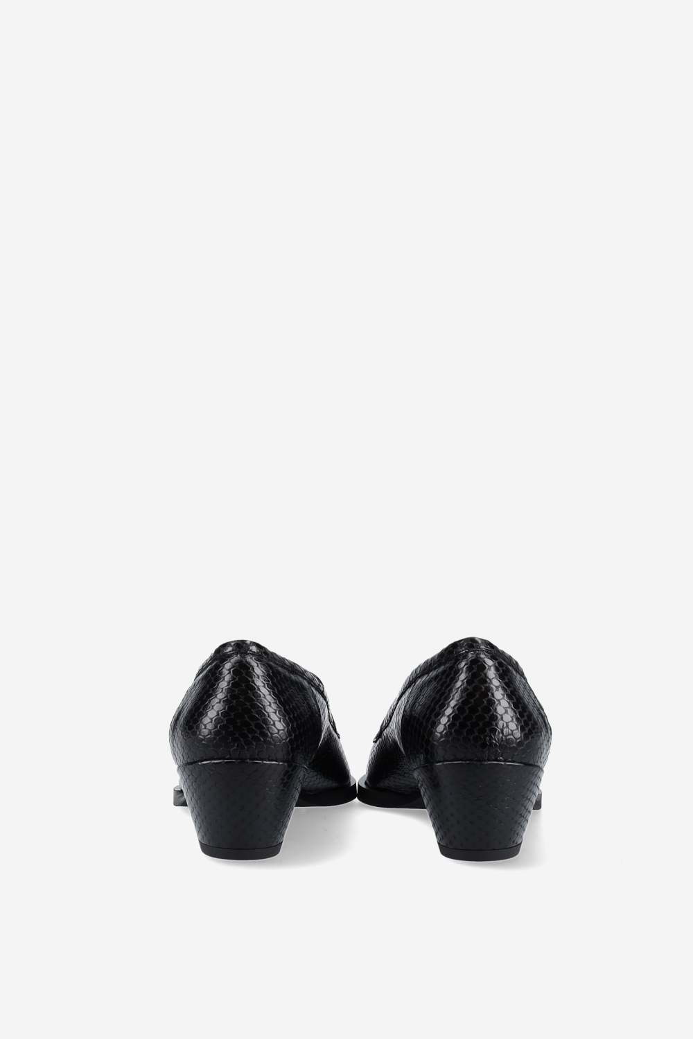 Pointed-toe croco leather heels
