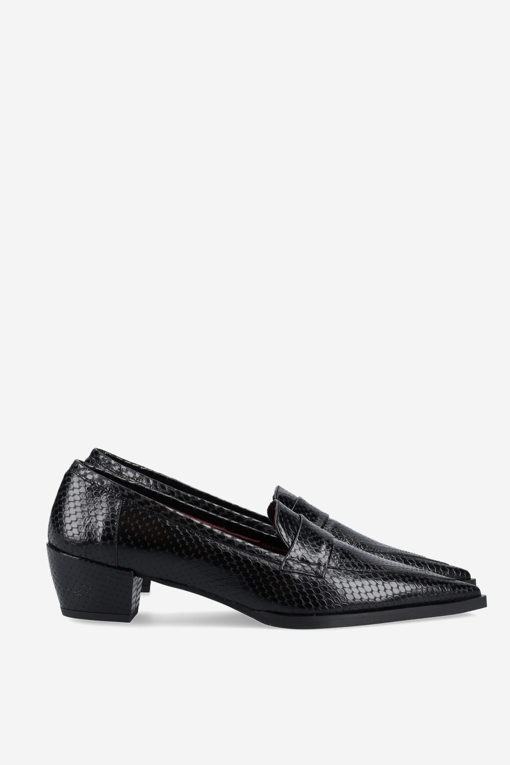 Pointed-toe croco leather heels