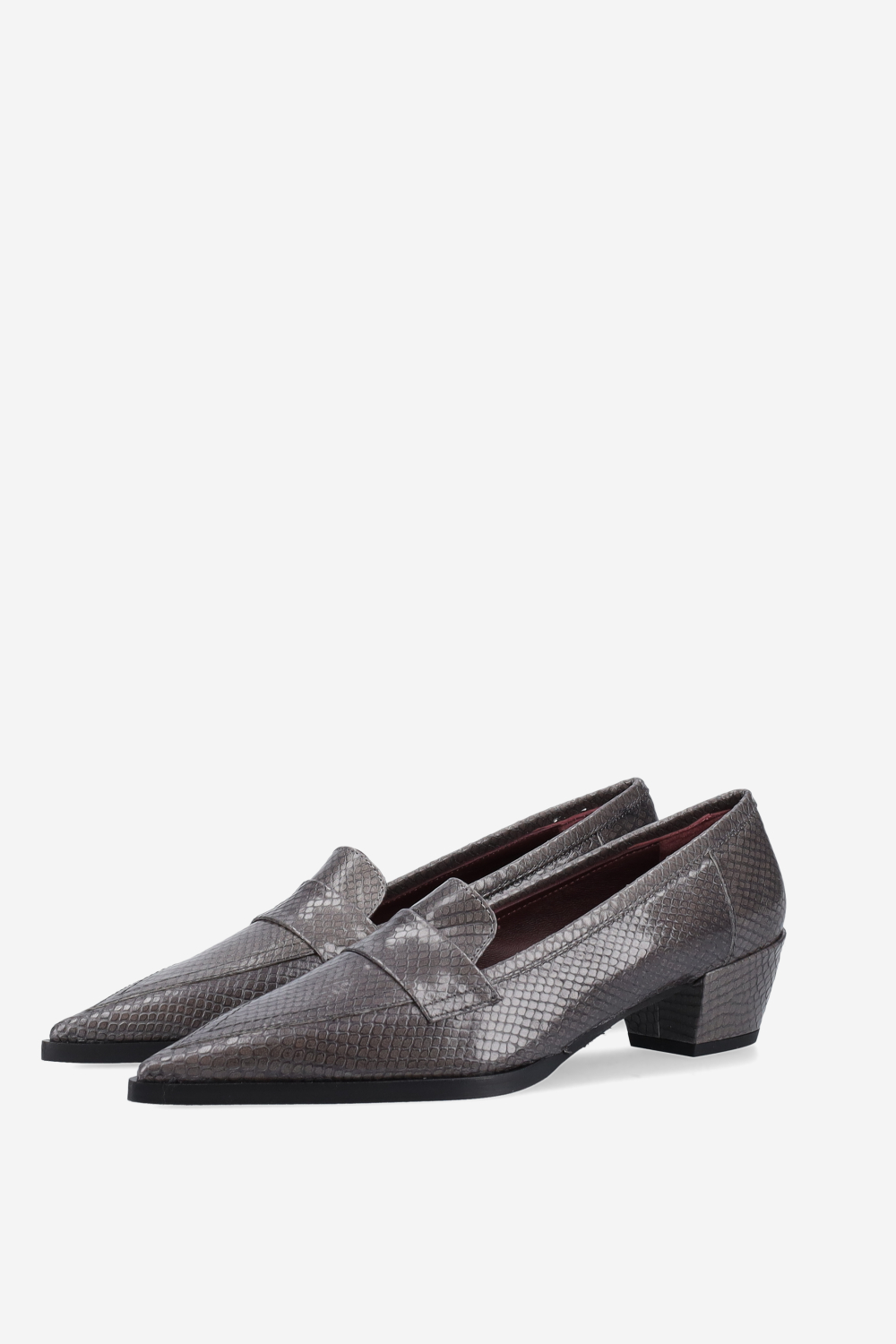 Pointed-toe croco leather heels