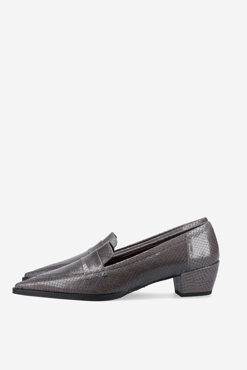 Pointed-toe croco leather heels