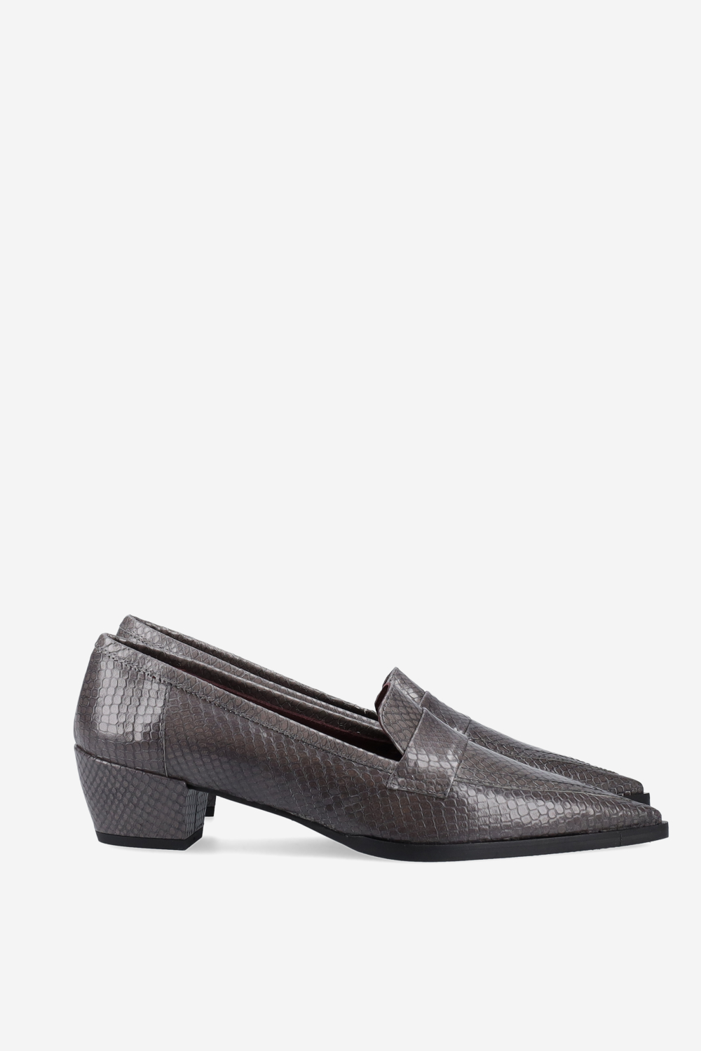 Pointed-toe croco leather heels