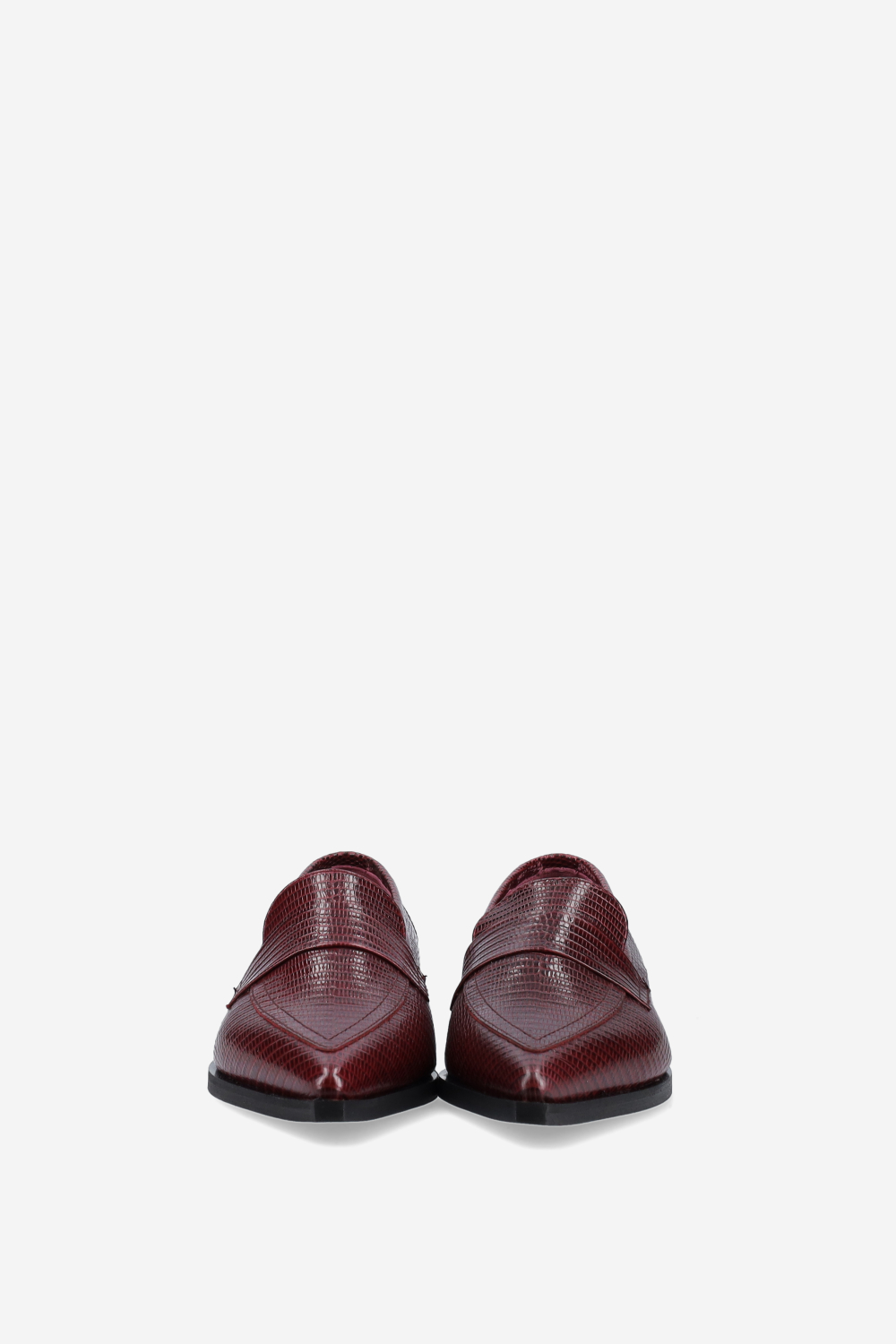 Pointed-toe croco leather loafers