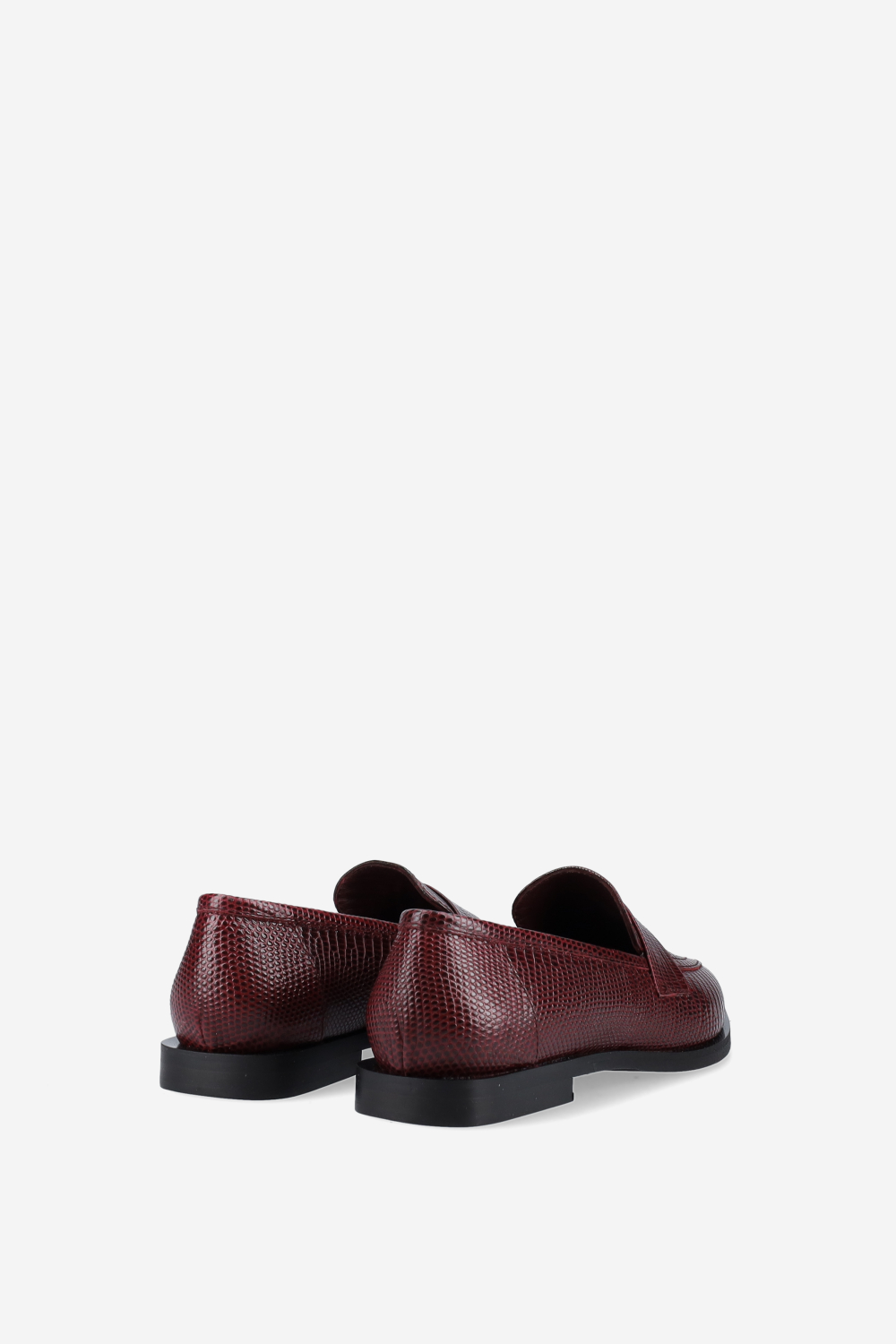 Pointed-toe croco leather loafers