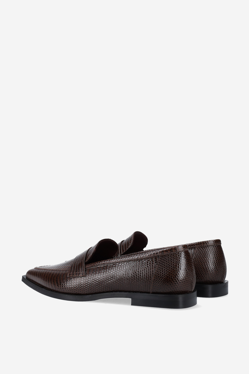 Pointed-toe croco leather loafers