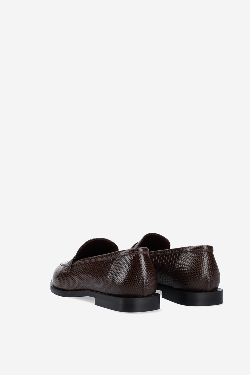 Pointed-toe croco leather loafers