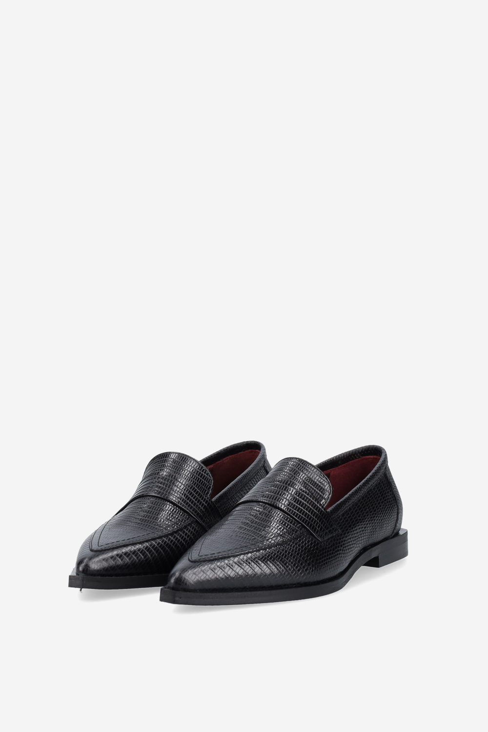 Pointed-toe croco leather loafers