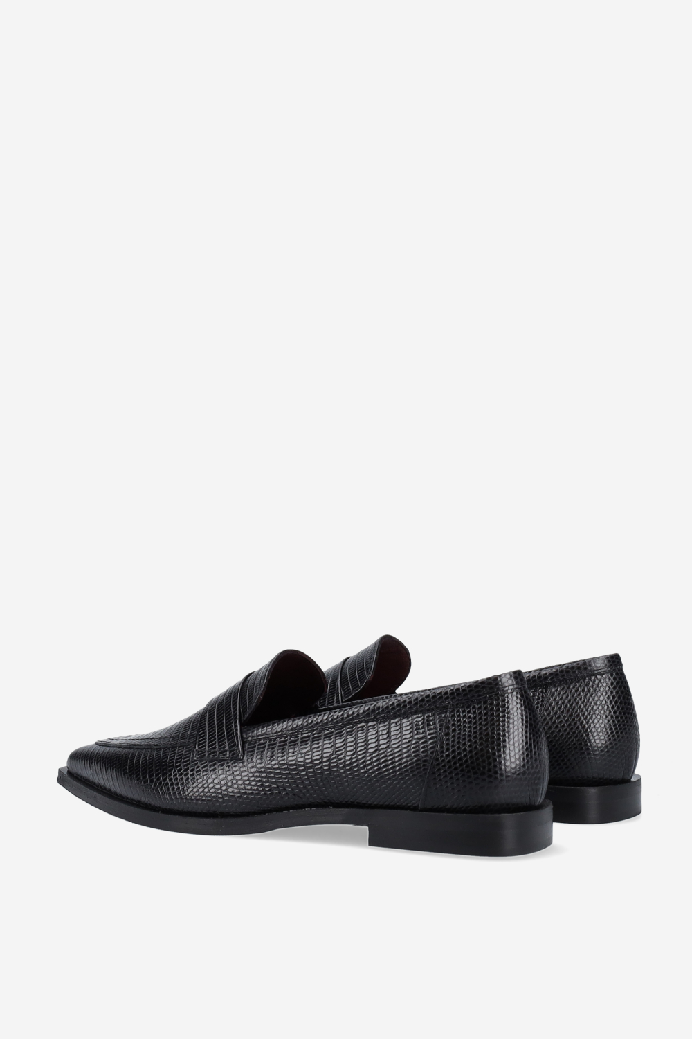 Pointed-toe croco leather loafers