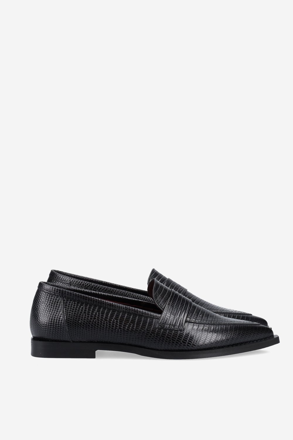 Pointed-toe croco leather loafers