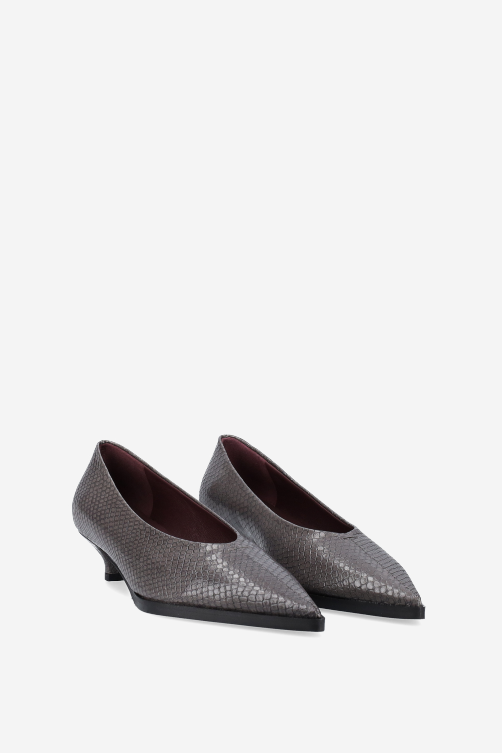 Pointed-toe croco leather pumps