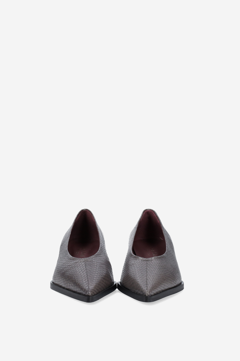 Pointed-toe croco leather pumps
