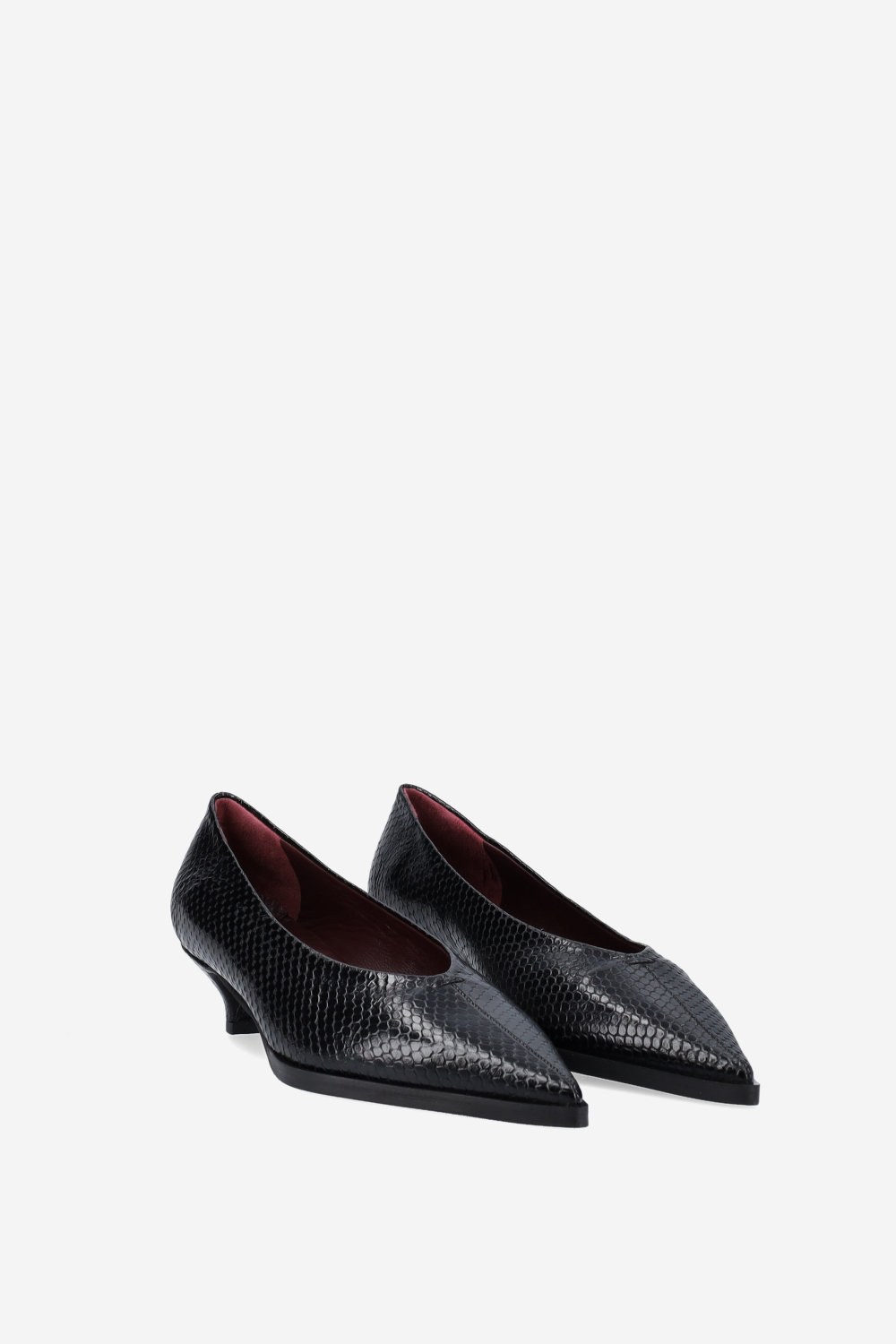 Pointed-toe croco leather pumps