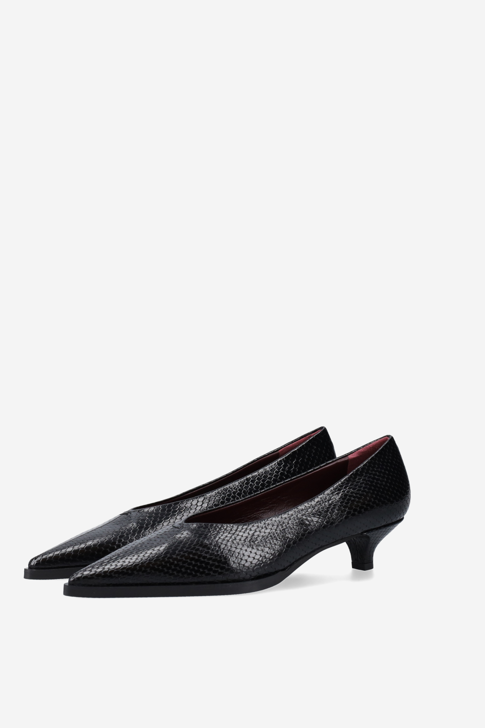 Pointed-toe croco leather pumps