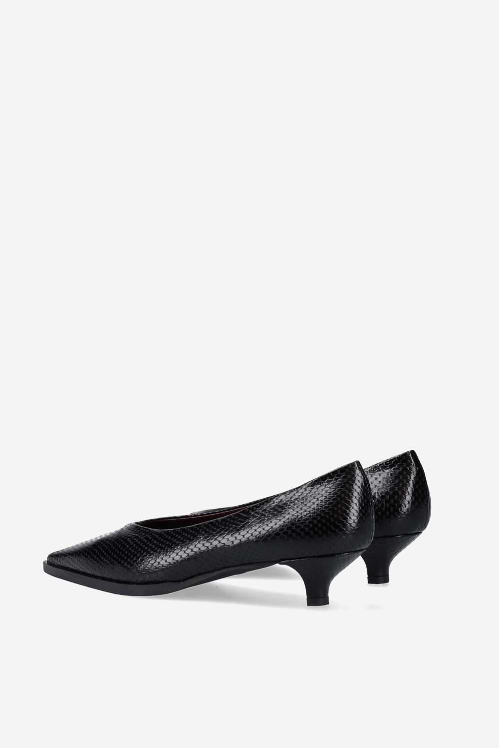 Pointed-toe croco leather pumps