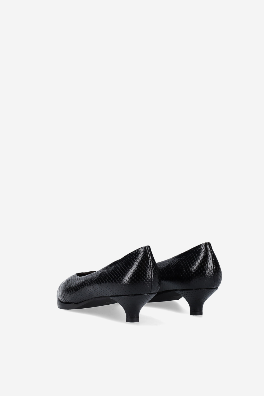 Pointed-toe croco leather pumps