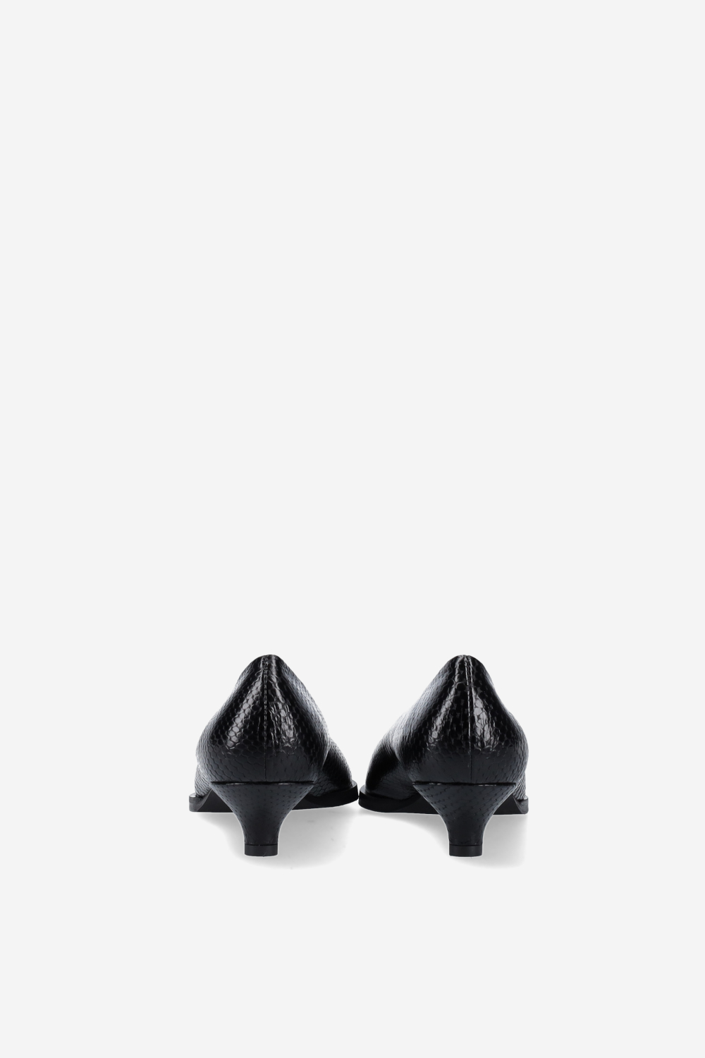 Pointed-toe croco leather pumps