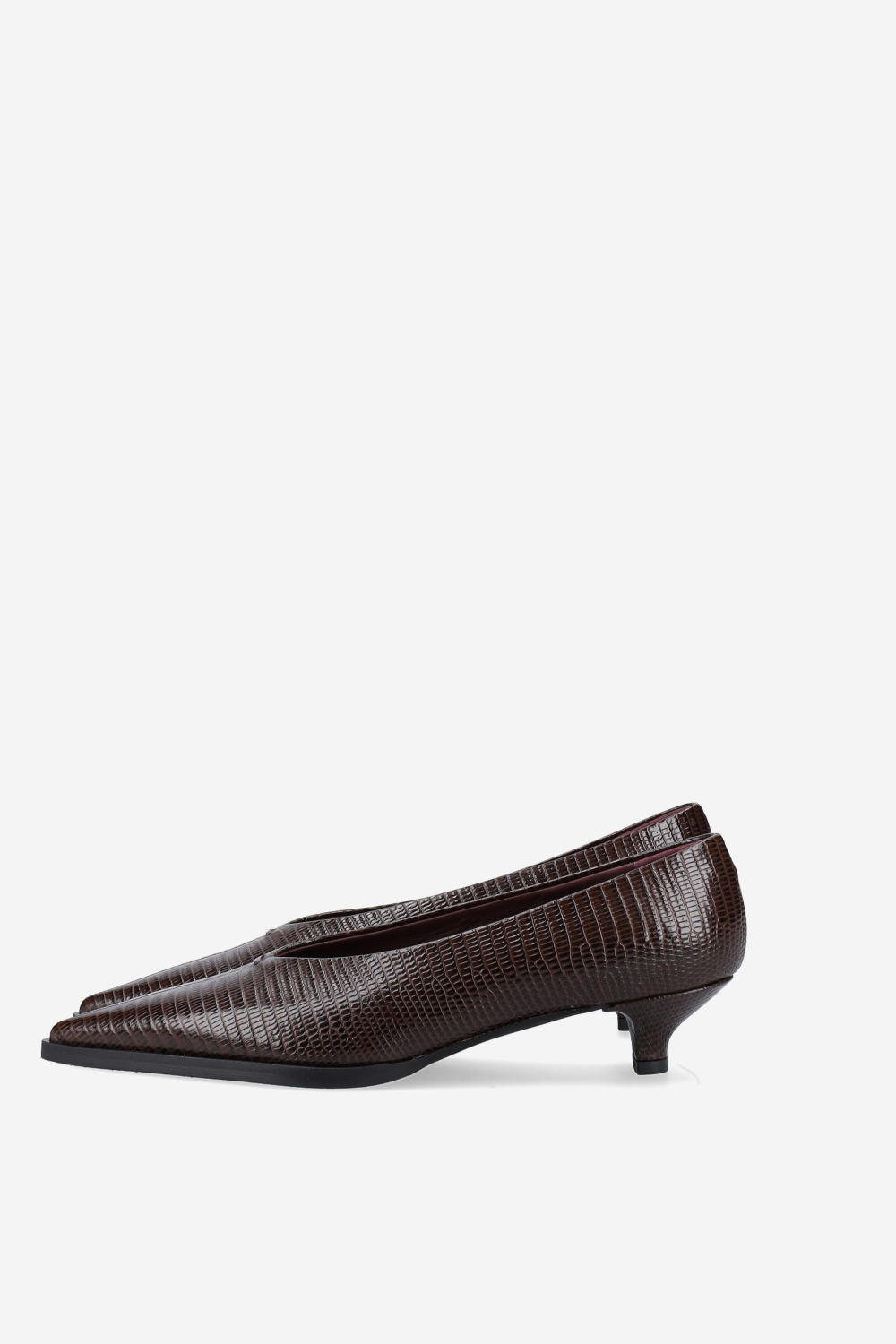 Pointed-toe croco leather pumps