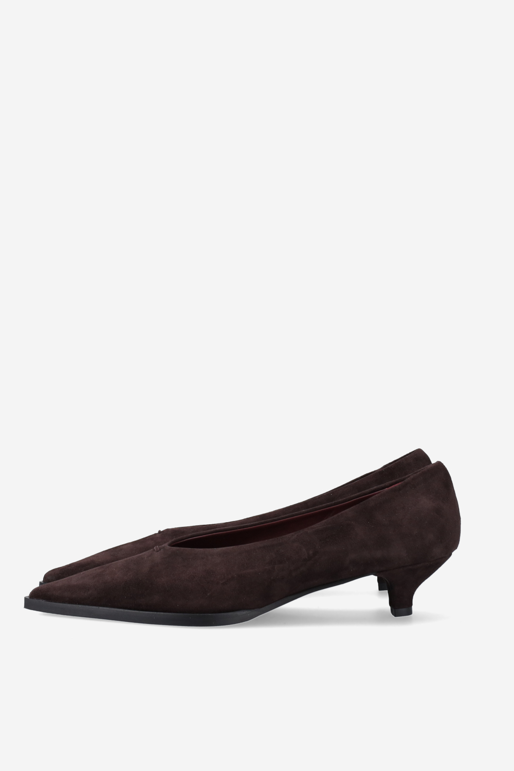 Pointed-toe suede pumps