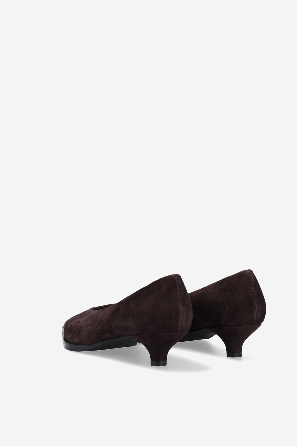 Pointed-toe suede pumps