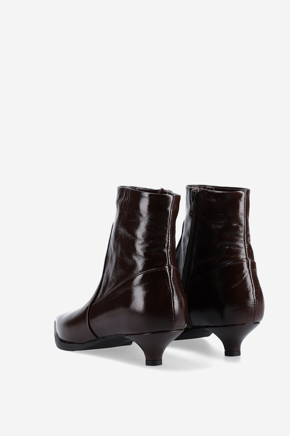 Pointed-toe patent leather ankle boots