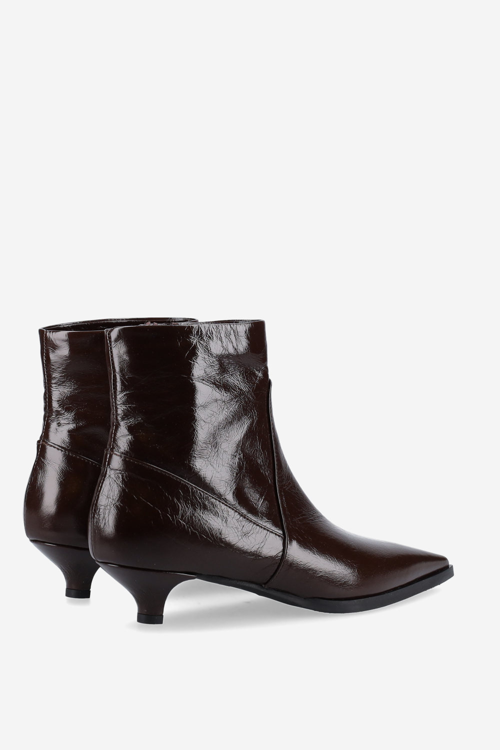 Pointed-toe patent leather ankle boots