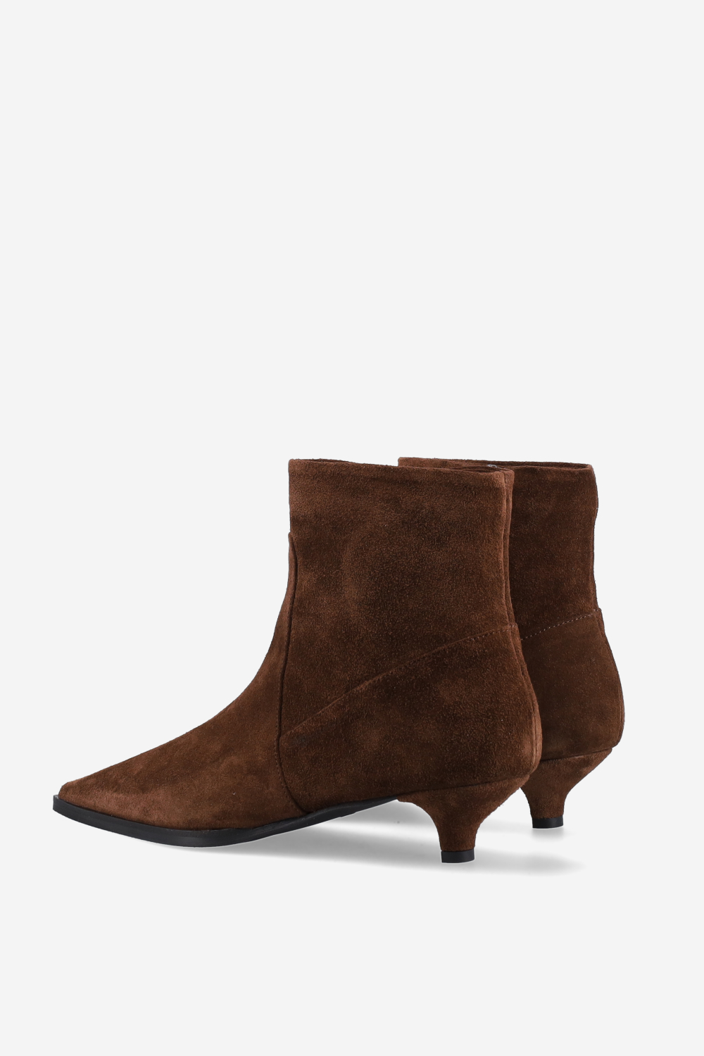 Pointed-toe suede ankle boots