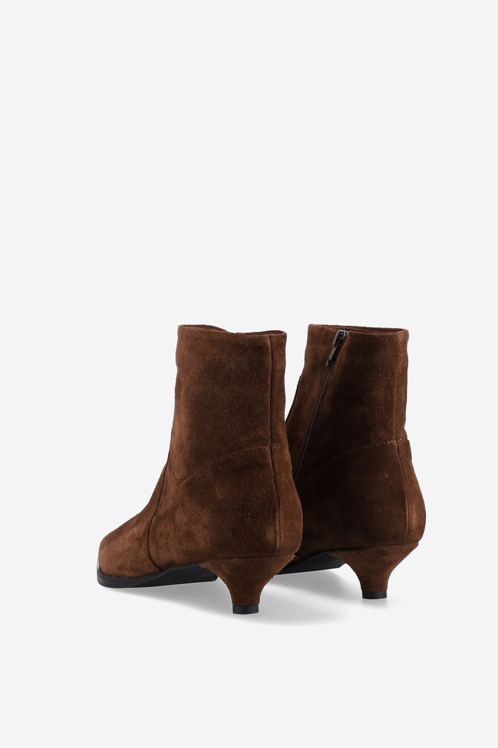 Pointed-toe suede ankle boots