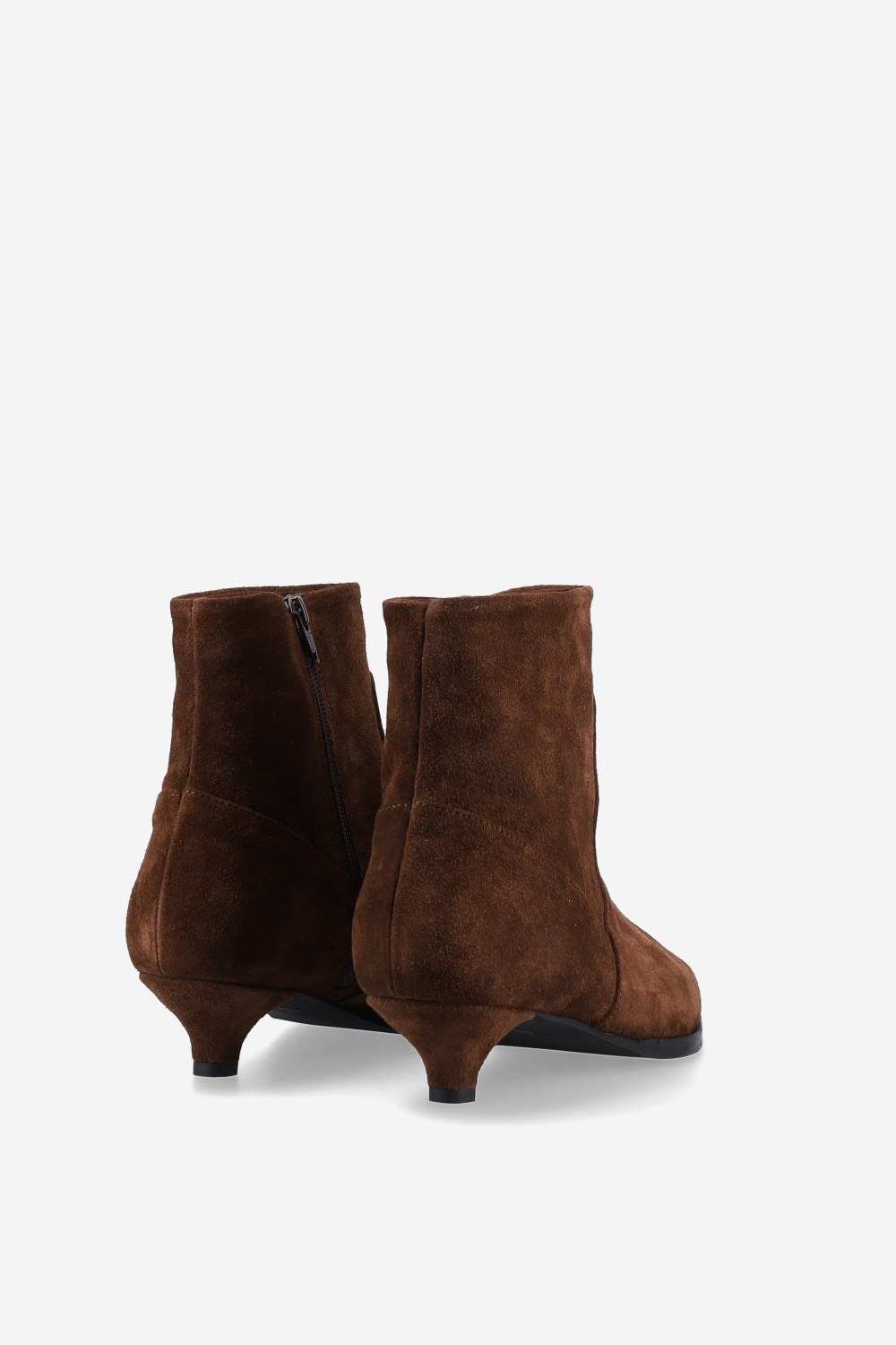 Pointed-toe suede ankle boots