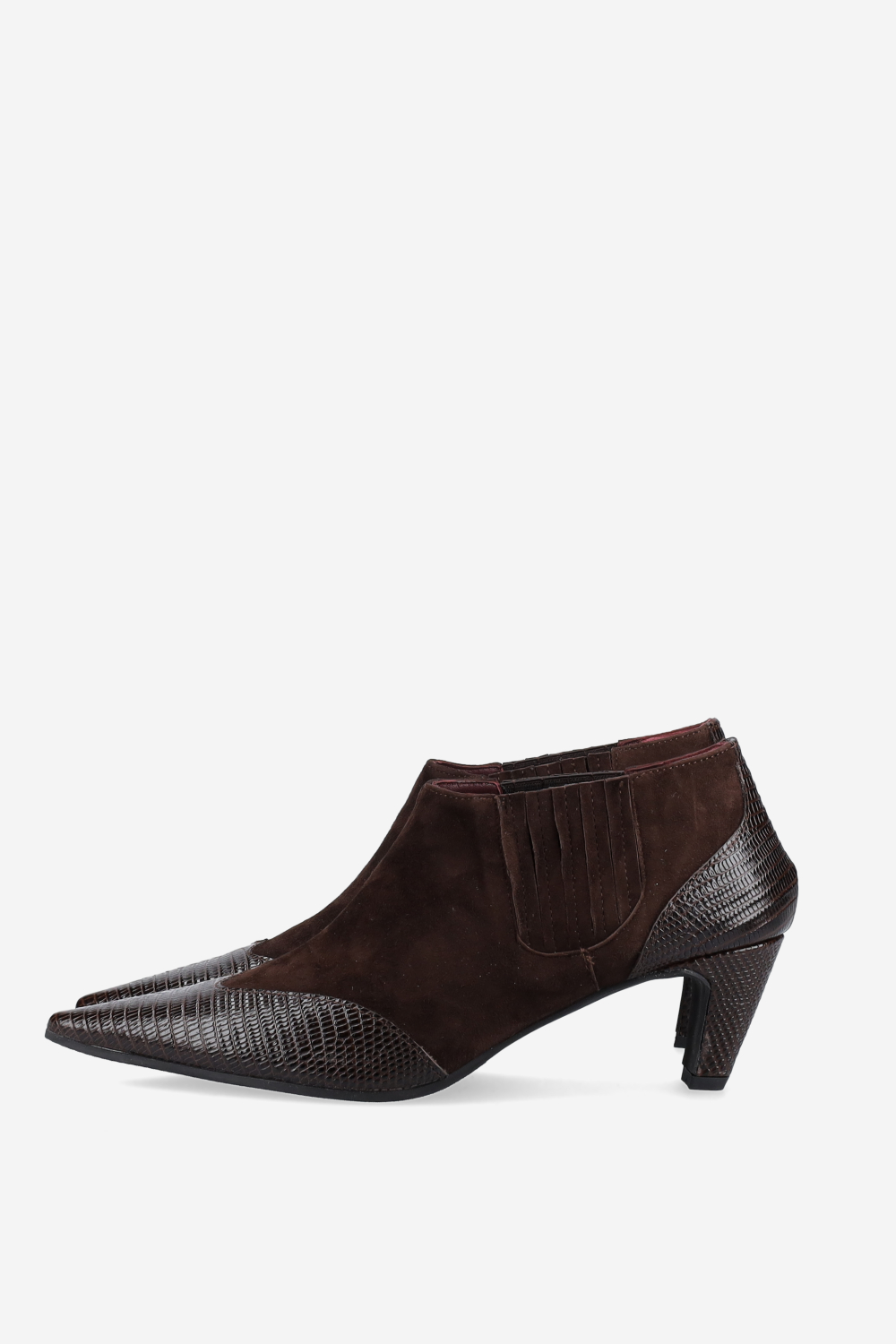 Pointed-toe suede ankle boots