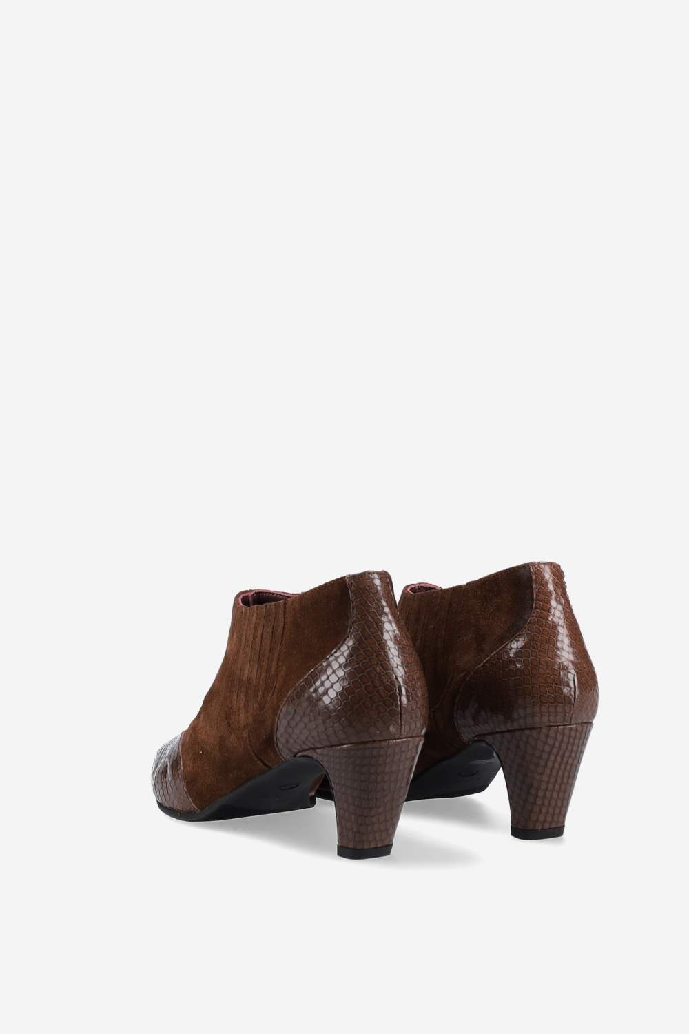 Pointed-toe suede ankle boots