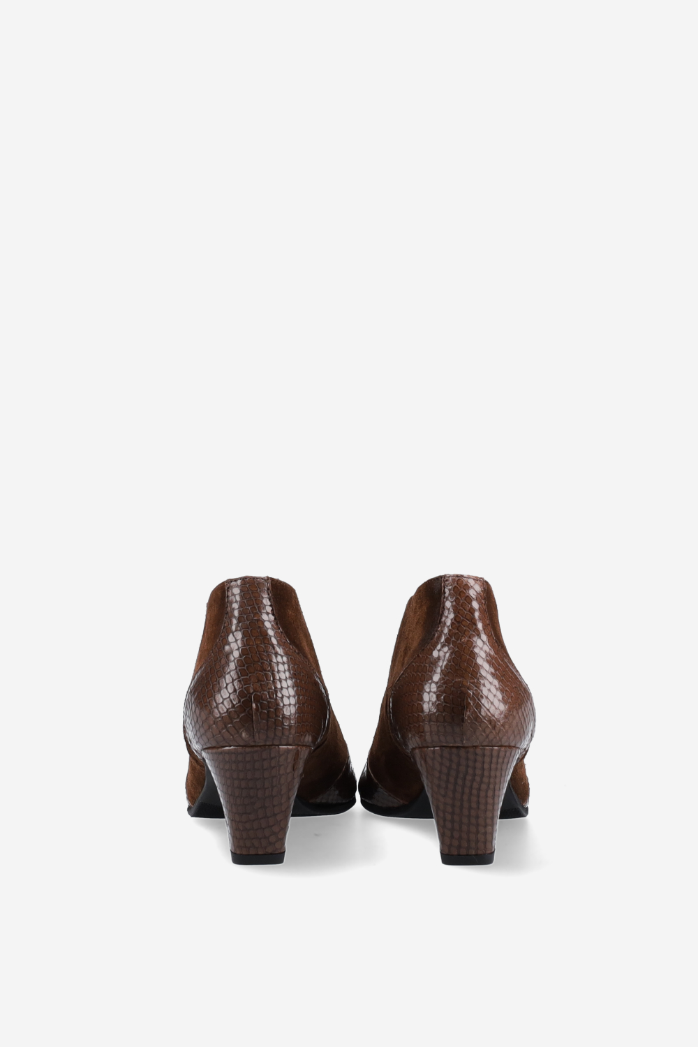 Pointed-toe suede ankle boots