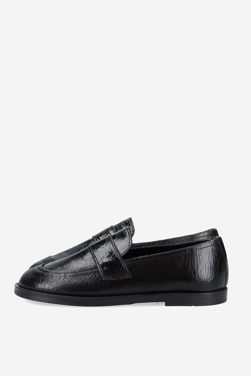 Crack leather loafers